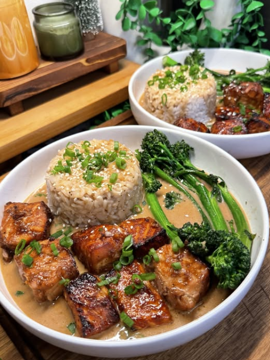 Honey Garlic Salmon Rice Bowl